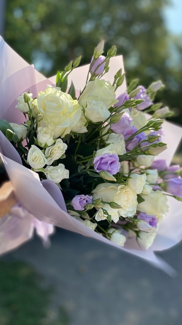 Букет из кустовых роз