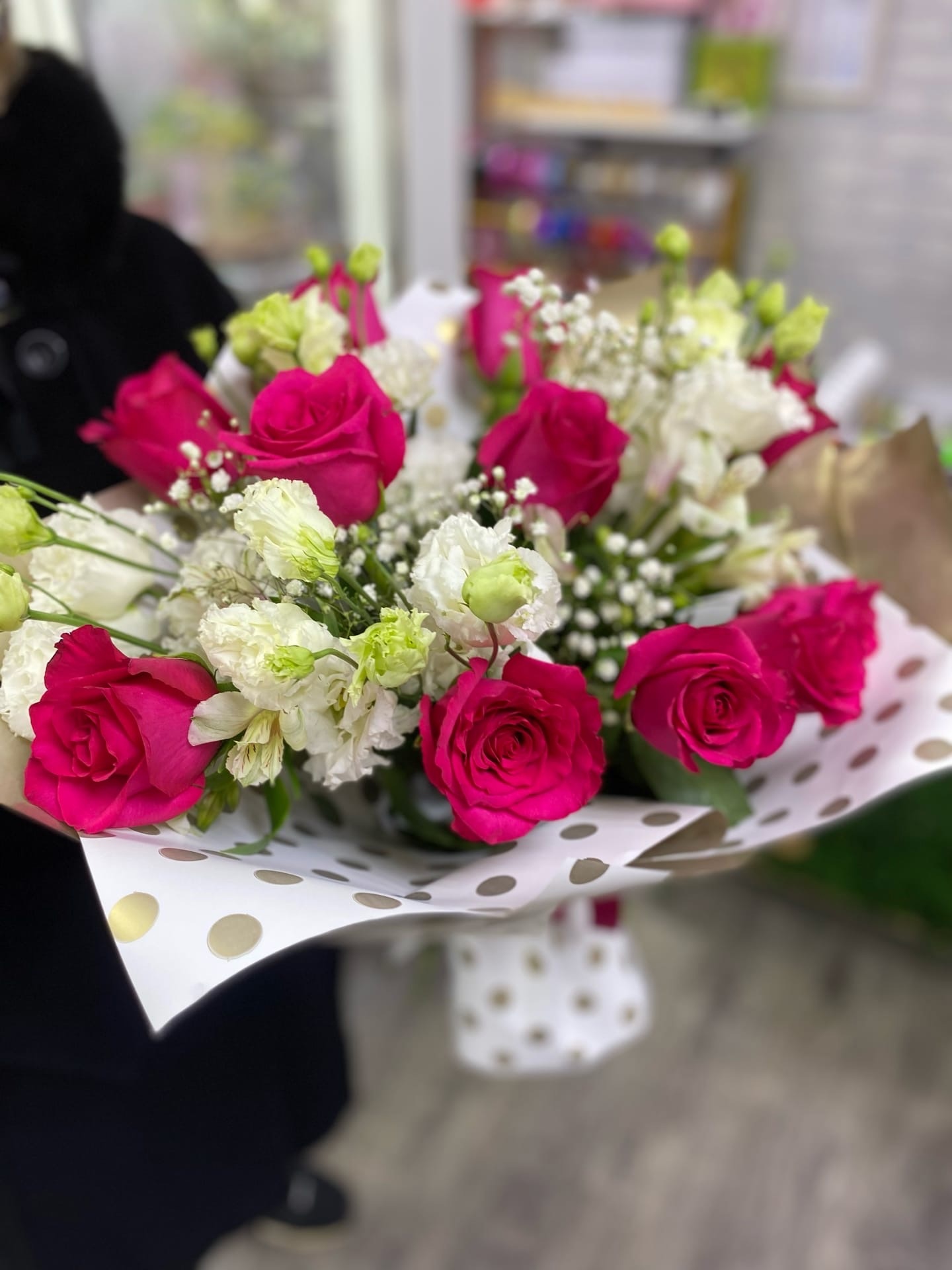 Букет из роз и гвоздик, гипсофил