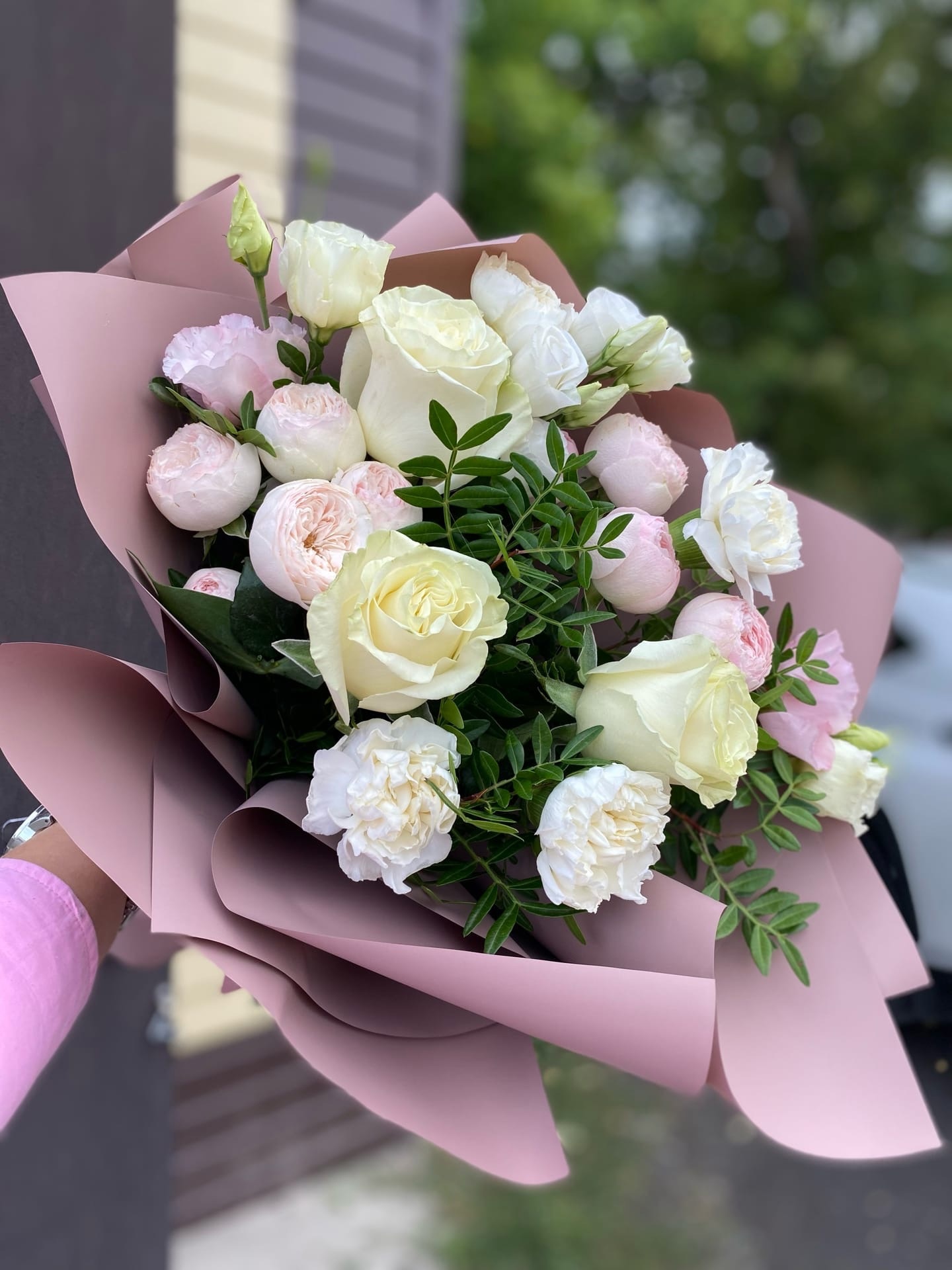 Букет из пионовидных роз 
