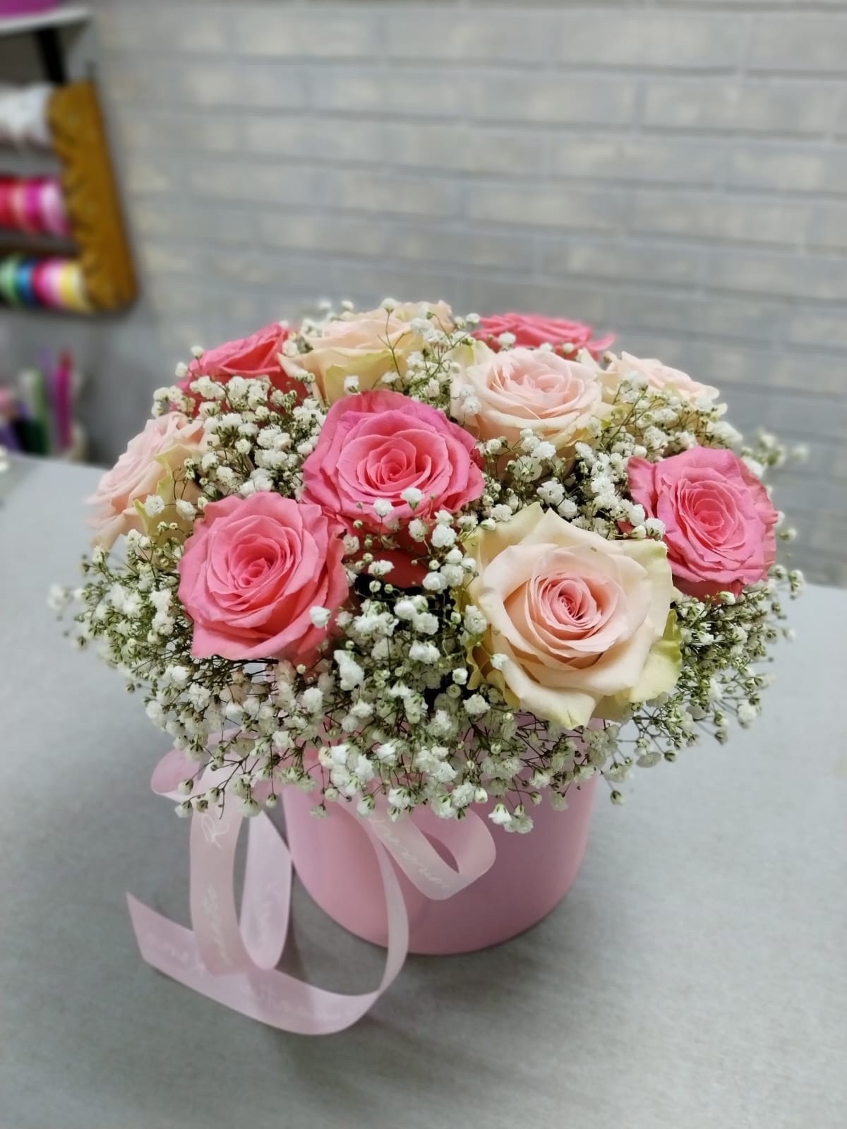 Букет из роз, гипсофил